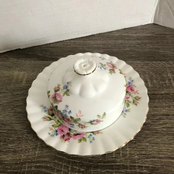 Vtg Royal Albert Moss Rose Covered Butter Dish - Picture 2 of 10